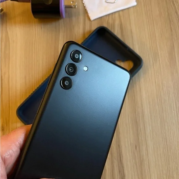 Samsung Galaxy A13 5G (A136U) - 64GB Unlocked Smartphone - Black - Picture 9 of 12